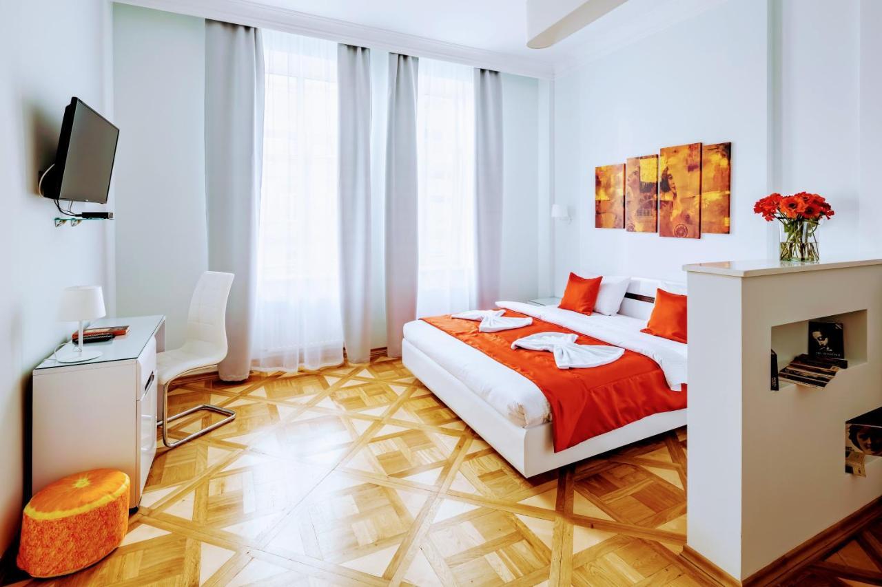 Family Apartments In Lviv Center With Balcony Eksteriør bilde