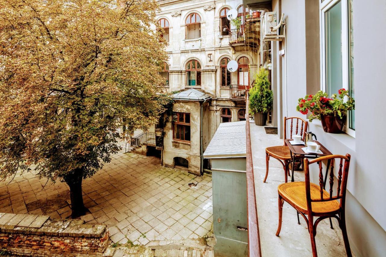Family Apartments In Lviv Center With Balcony Eksteriør bilde