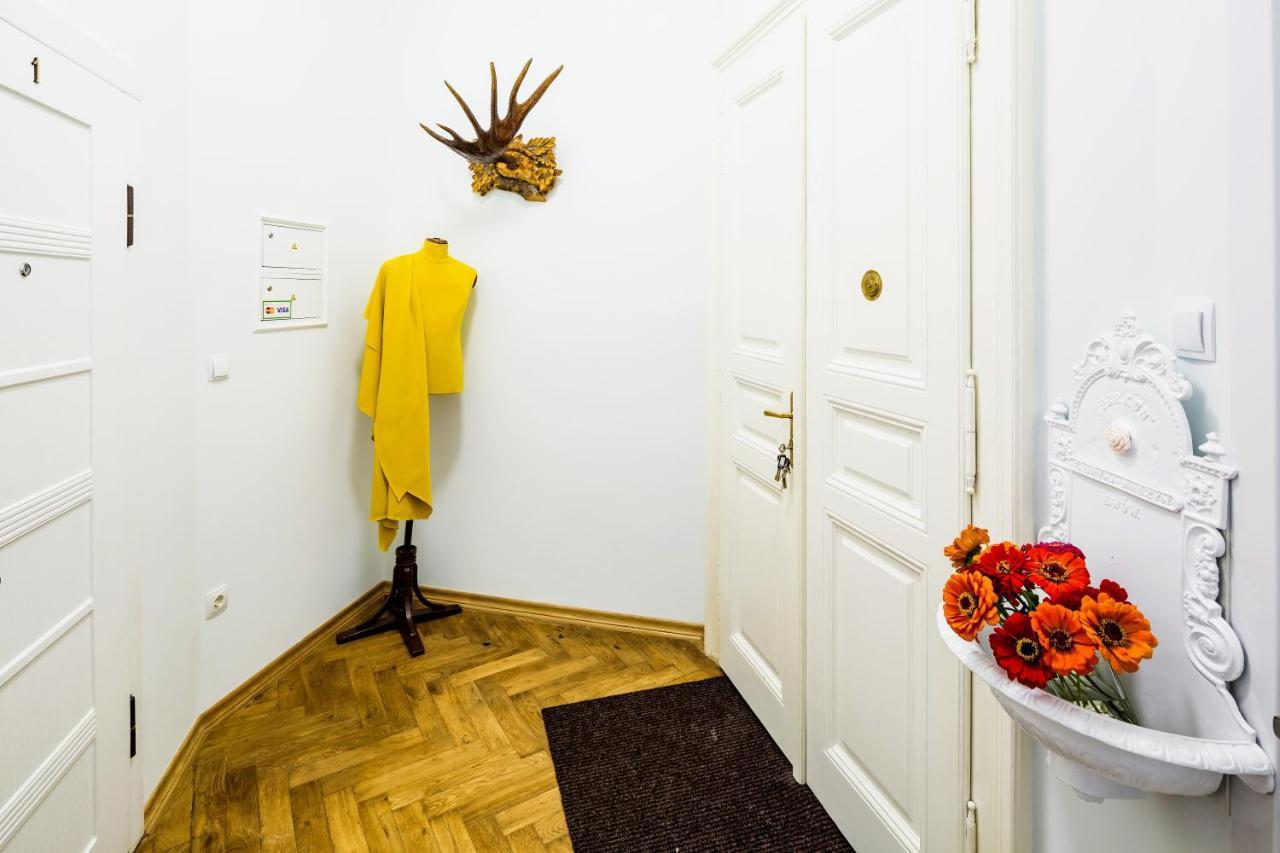 Family Apartments In Lviv Center With Balcony Eksteriør bilde